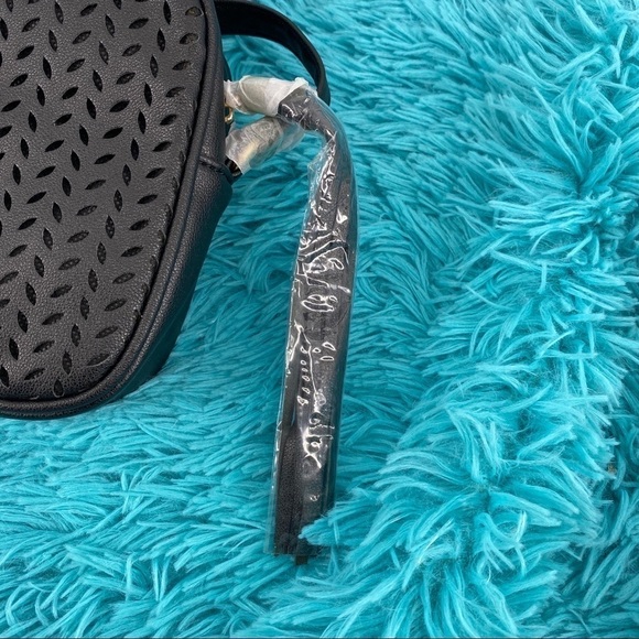 Summer & Rose Delilah Laser Cut Crossbody in Black. PVC. Summer, casual - Picture 7 of 8